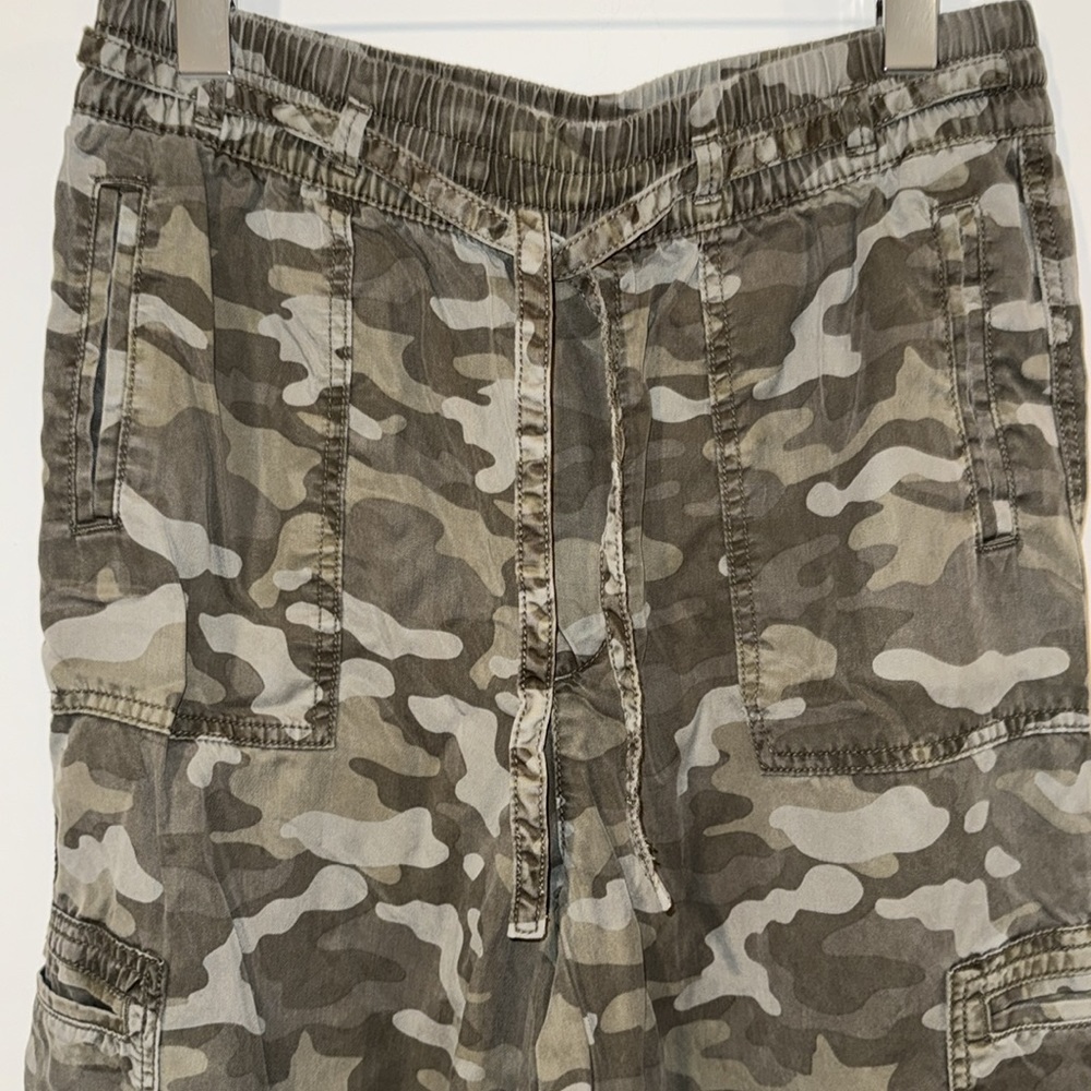 NWOT American Eagle Camouflage Jogger Medium - Picture 3 of 9